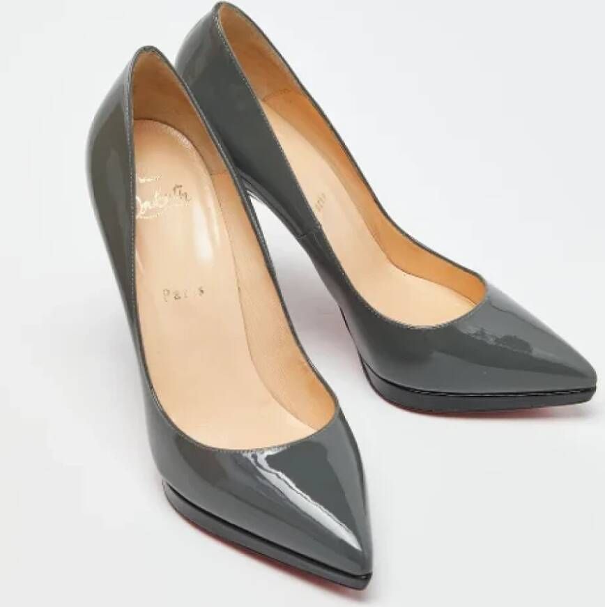 Christian Louboutin Pre-owned Leather heels Gray Dames