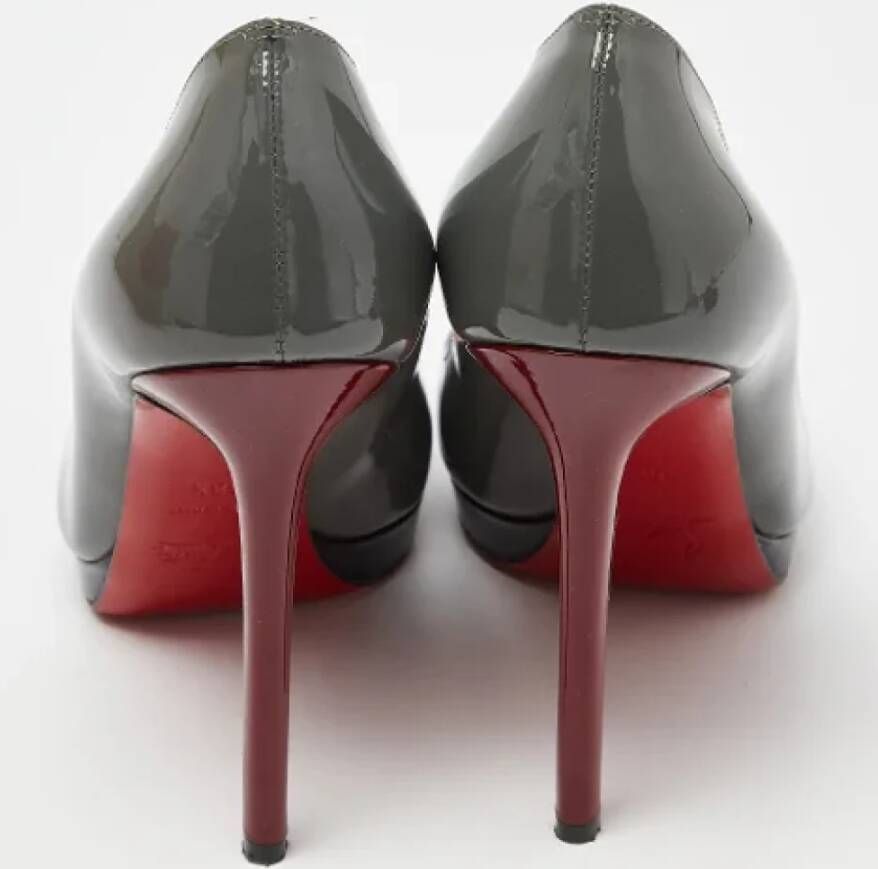 Christian Louboutin Pre-owned Leather heels Gray Dames