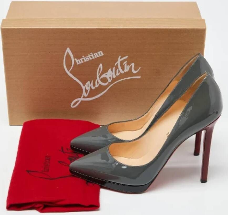 Christian Louboutin Pre-owned Leather heels Gray Dames