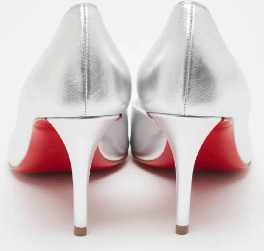 Christian Louboutin Pre-owned Leather heels Gray Dames