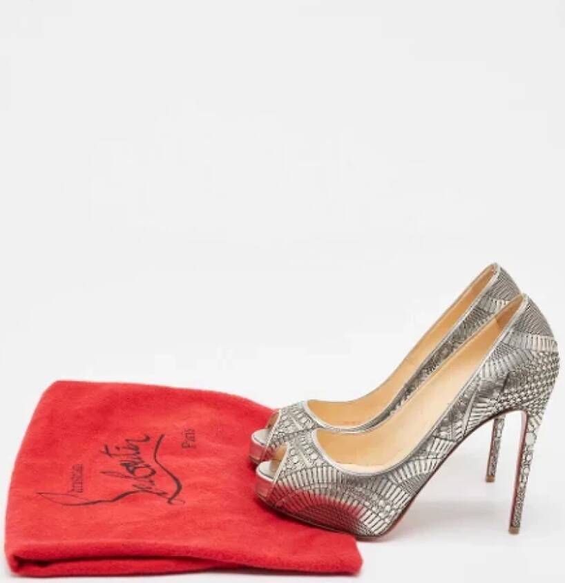 Christian Louboutin Pre-owned Leather heels Gray Dames