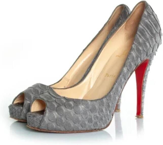 Christian Louboutin Pre-owned Leather heels Gray Dames