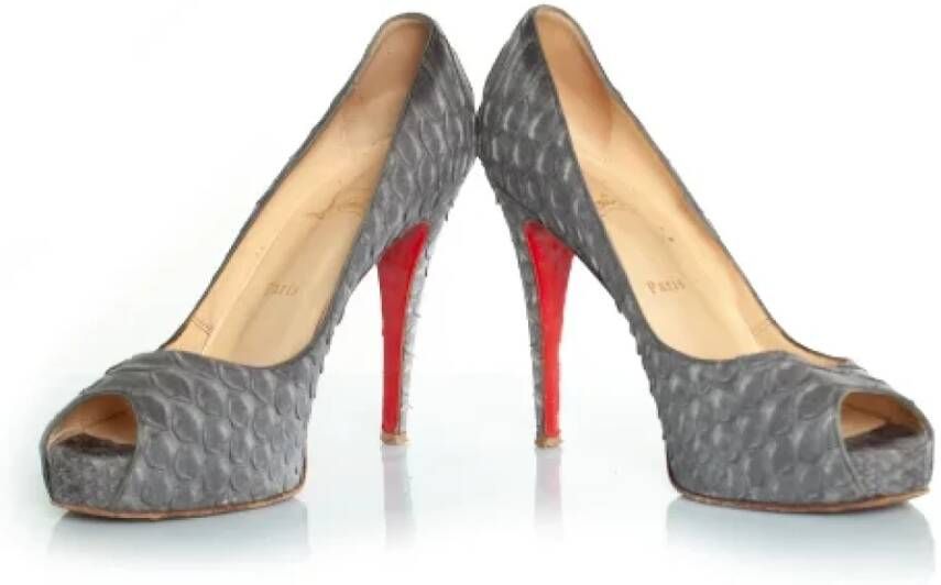 Christian Louboutin Pre-owned Leather heels Gray Dames