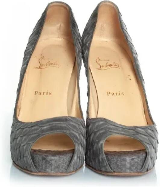 Christian Louboutin Pre-owned Leather heels Gray Dames