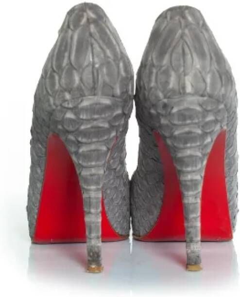 Christian Louboutin Pre-owned Leather heels Gray Dames