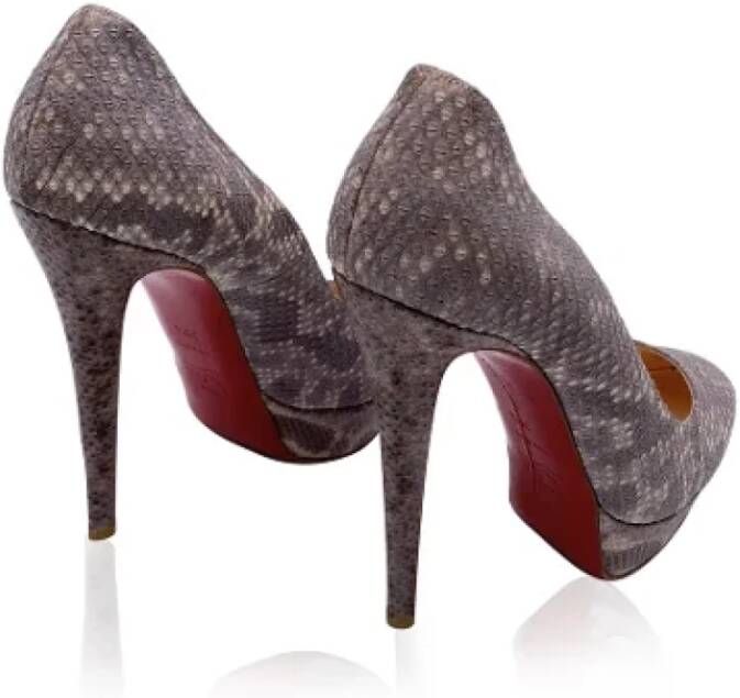 Christian Louboutin Pre-owned Leather heels Gray Dames