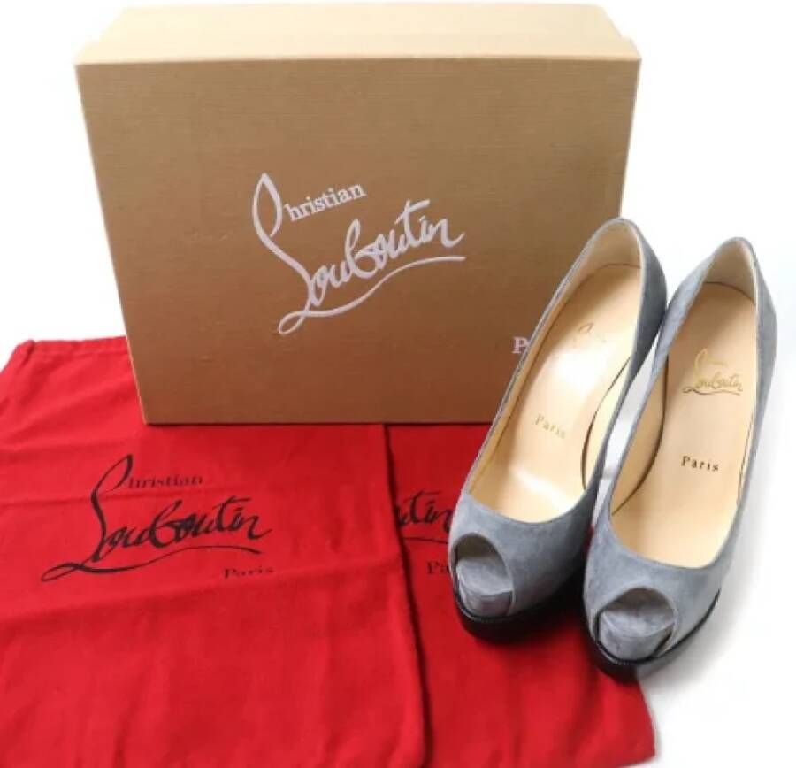 Christian Louboutin Pre-owned Leather heels Gray Dames