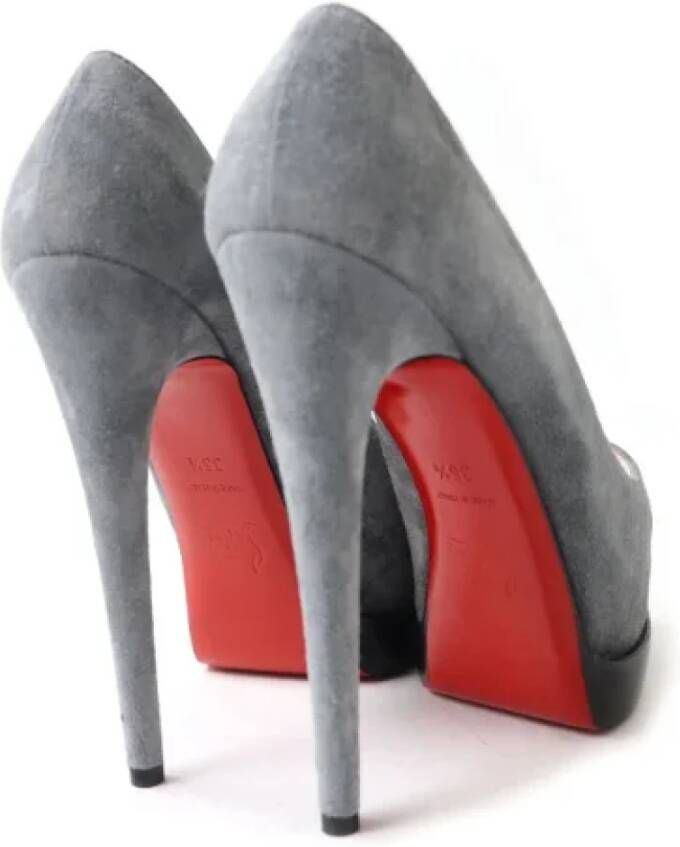 Christian Louboutin Pre-owned Leather heels Gray Dames