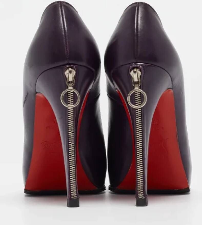 Christian Louboutin Pre-owned Leather heels Purple Dames