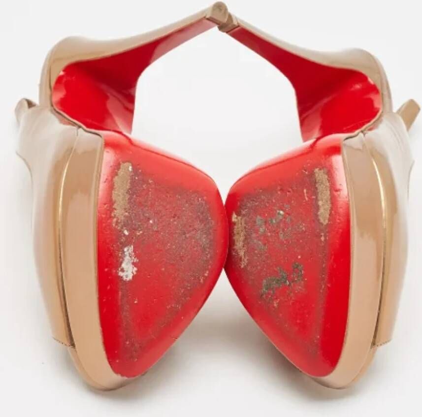 Christian Louboutin Pre-owned Leather heels Red Dames