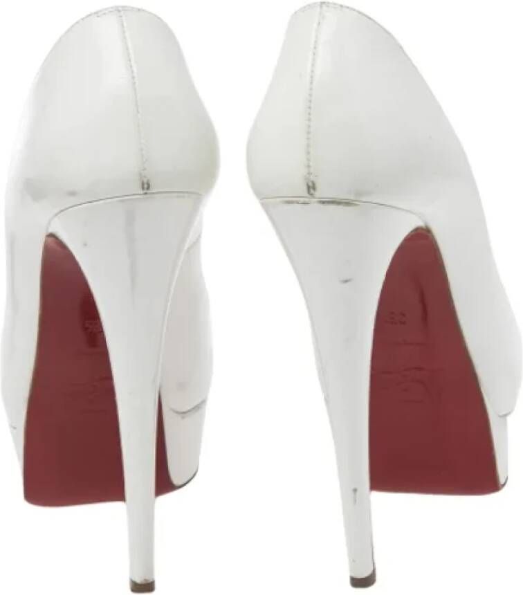 Christian Louboutin Pre-owned Leather heels White Dames