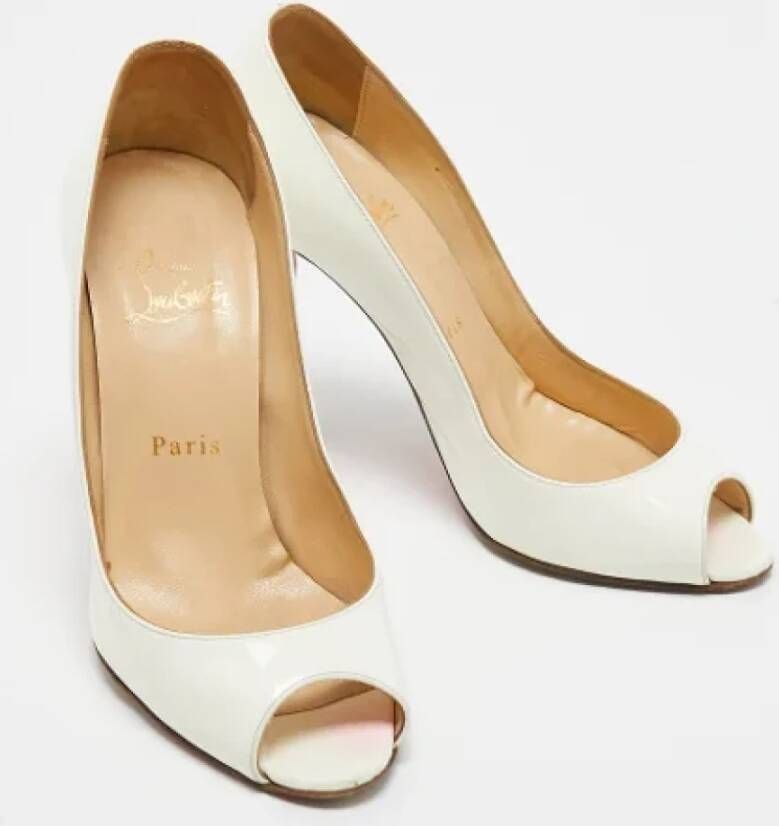 Christian Louboutin Pre-owned Leather heels White Dames