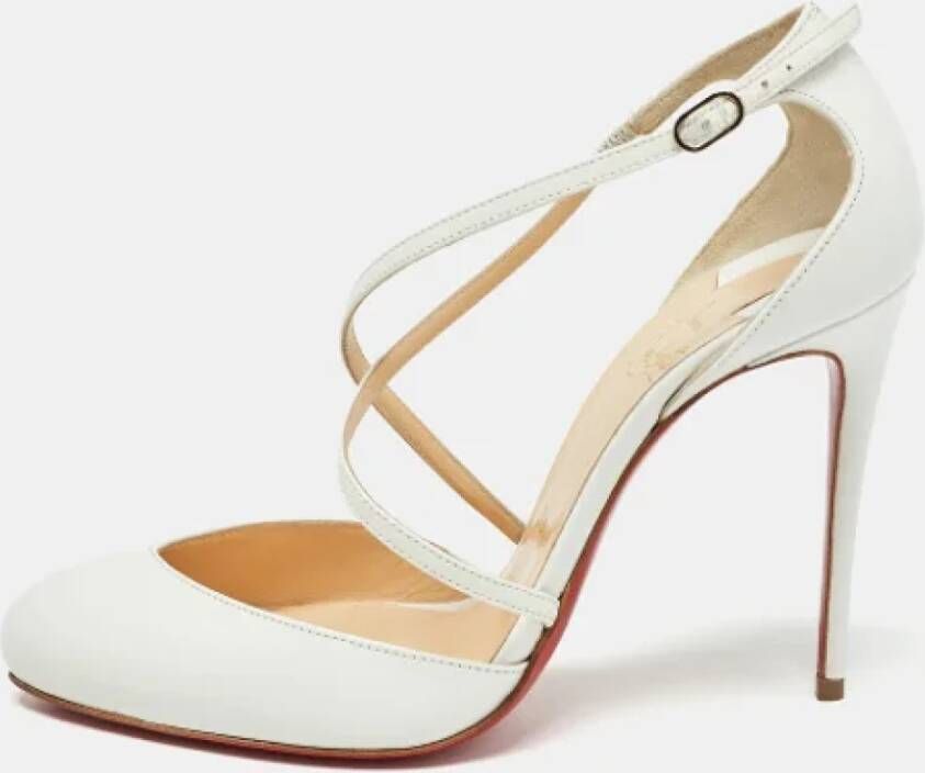 Christian Louboutin Pre-owned Leather heels White Dames