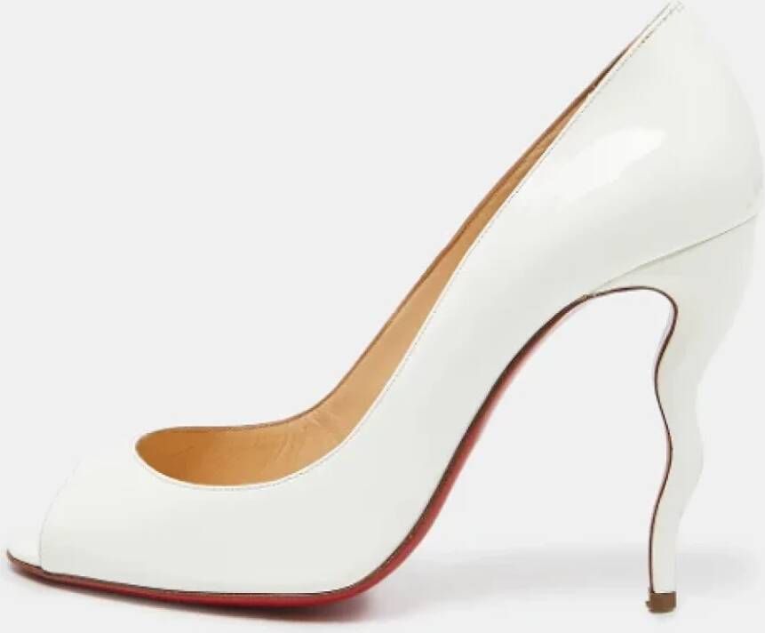 Christian Louboutin Pre-owned Leather heels White Dames