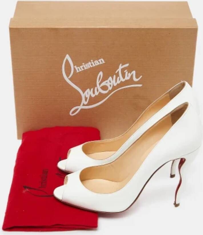 Christian Louboutin Pre-owned Leather heels White Dames