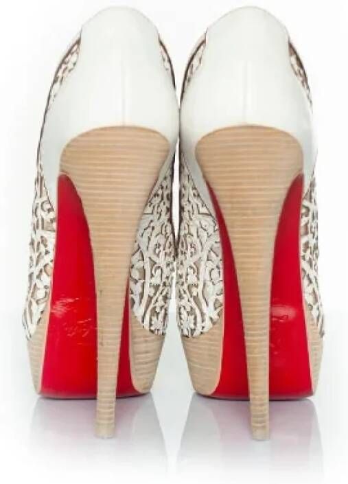 Christian Louboutin Pre-owned Leather heels White Dames