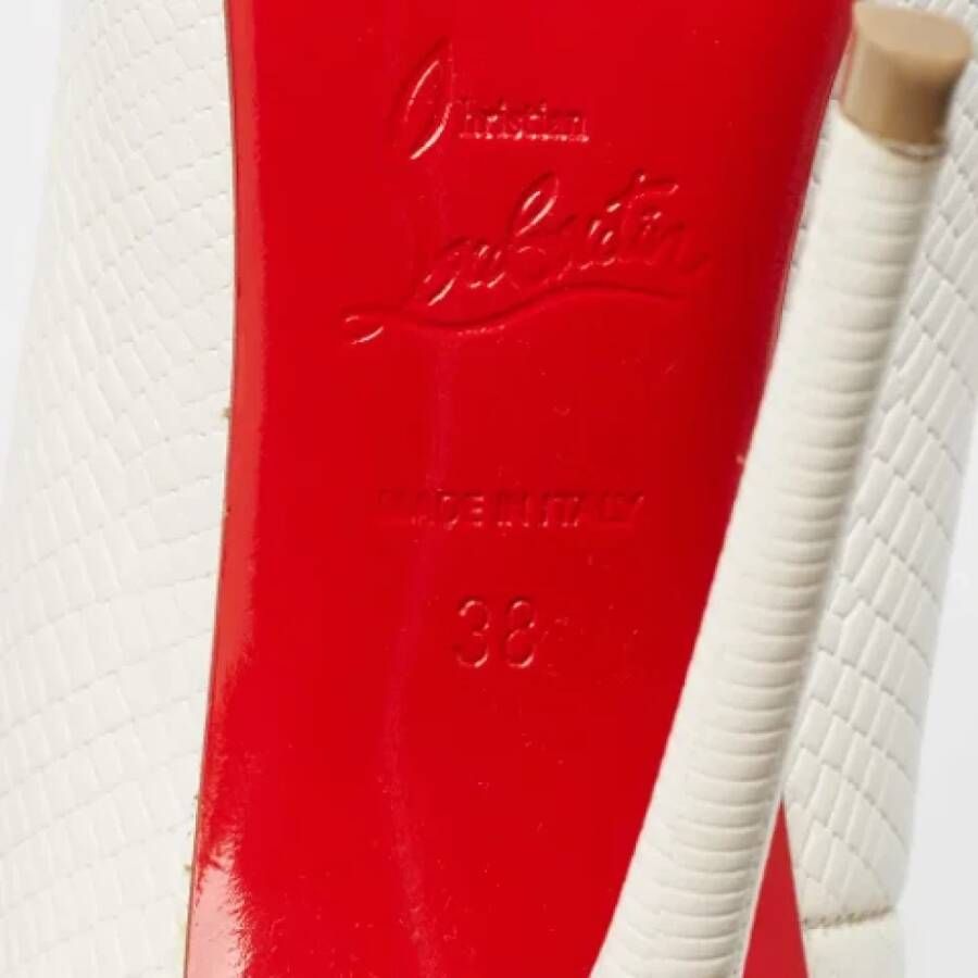 Christian Louboutin Pre-owned Leather heels White Dames