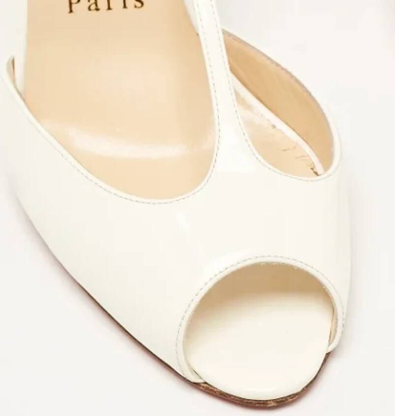 Christian Louboutin Pre-owned Leather heels White Dames