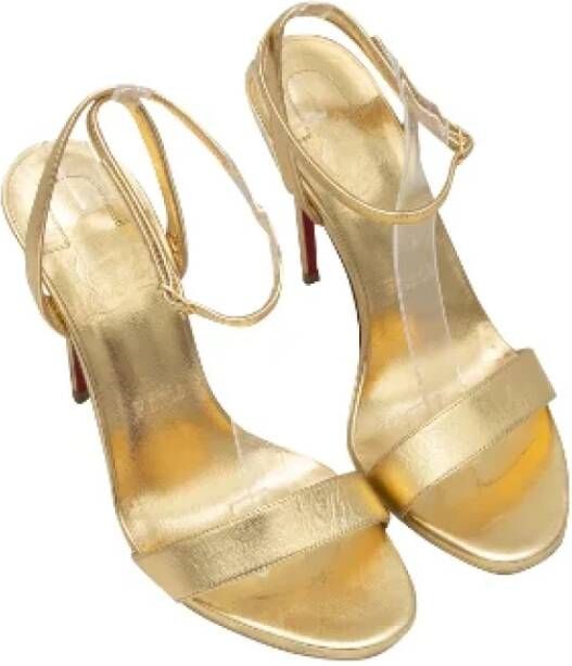 Christian Louboutin Pre-owned Leather heels Yellow Dames