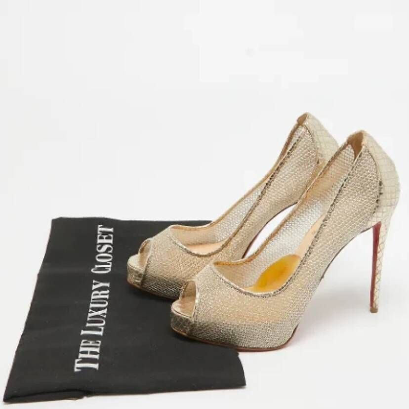 Christian Louboutin Pre-owned Leather heels Yellow Dames