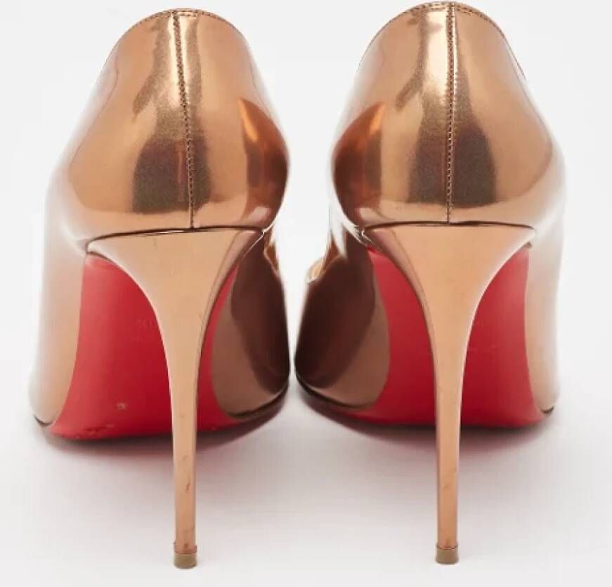 Christian Louboutin Pre-owned Leather heels Yellow Dames