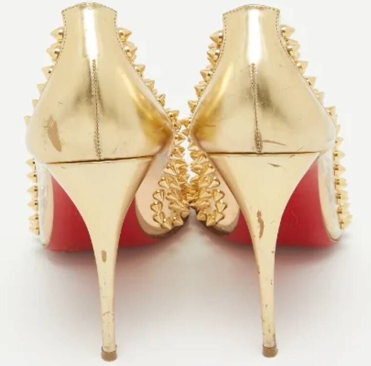 Christian Louboutin Pre-owned Leather heels Yellow Dames