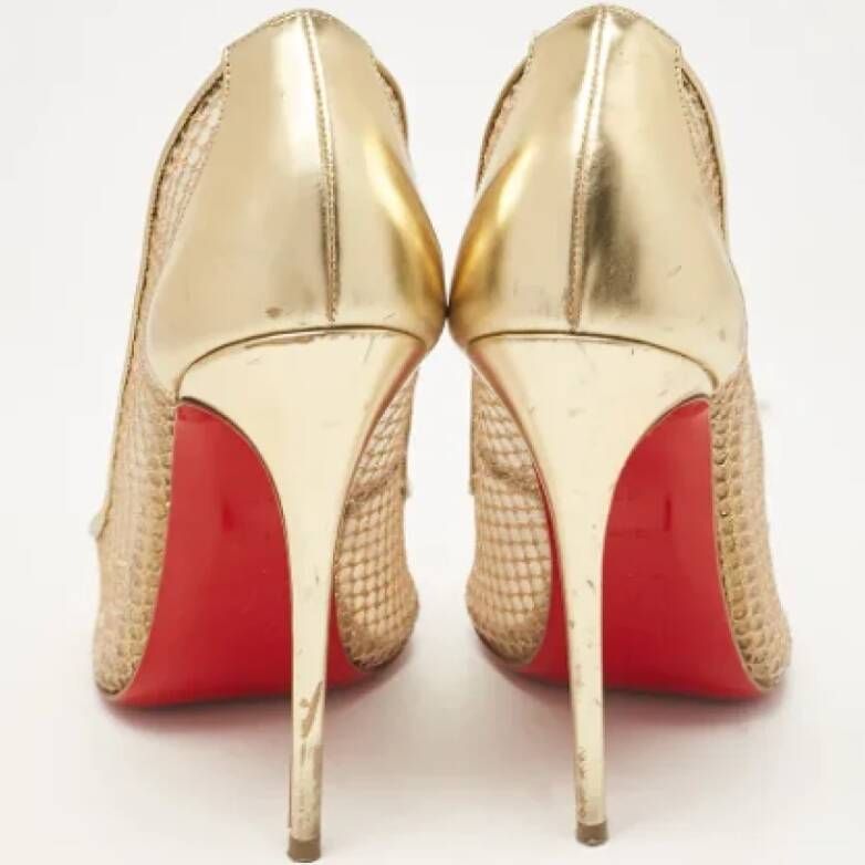 Christian Louboutin Pre-owned Leather heels Yellow Dames