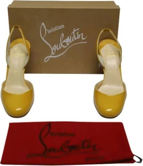 Christian Louboutin Pre-owned Leather heels Yellow Dames