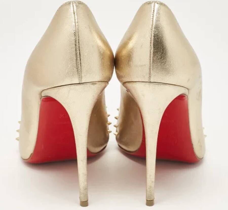 Christian Louboutin Pre-owned Leather heels Yellow Dames