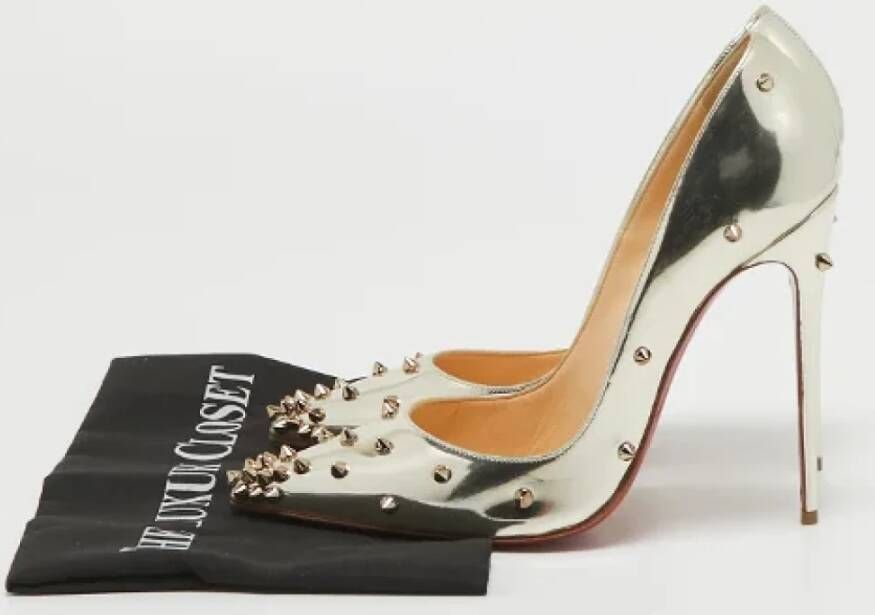 Christian Louboutin Pre-owned Leather heels Yellow Dames