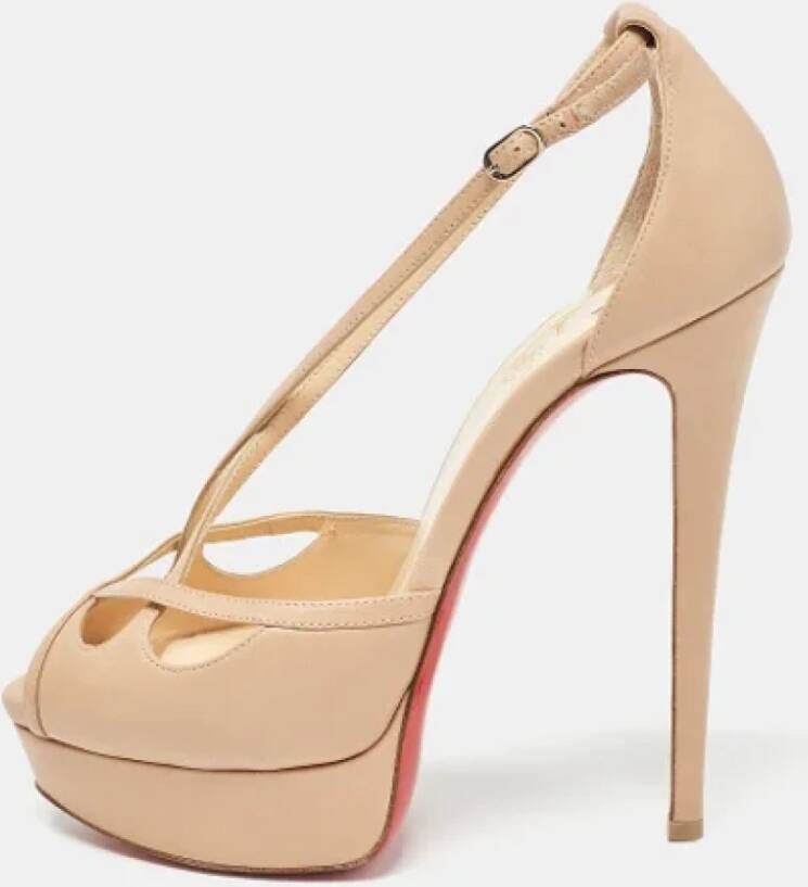 Christian Louboutin Pre-owned Leather sandals Beige Dames