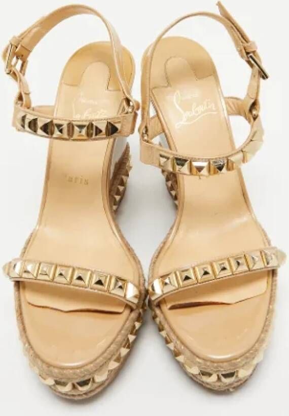 Christian Louboutin Pre-owned Leather sandals Beige Dames