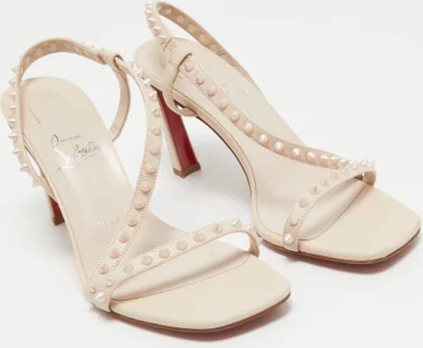 Christian Louboutin Pre-owned Leather sandals Beige Dames