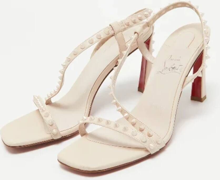 Christian Louboutin Pre-owned Leather sandals Beige Dames