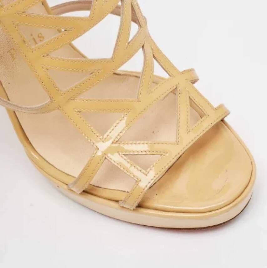 Christian Louboutin Pre-owned Leather sandals Beige Dames