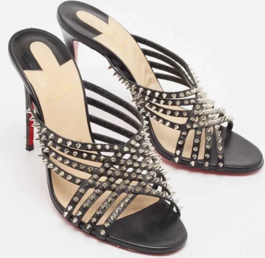 Christian Louboutin Pre-owned Leather sandals Black Dames