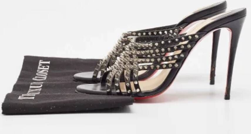 Christian Louboutin Pre-owned Leather sandals Black Dames