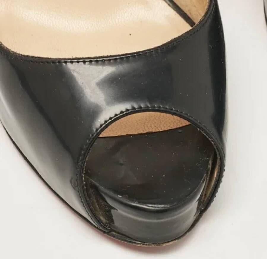 Christian Louboutin Pre-owned Leather sandals Black Dames