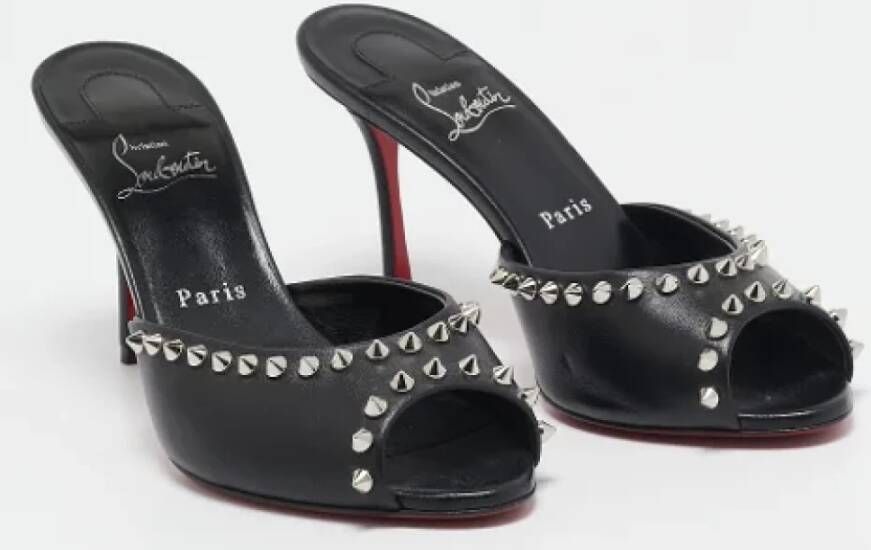 Christian Louboutin Pre-owned Leather sandals Black Dames