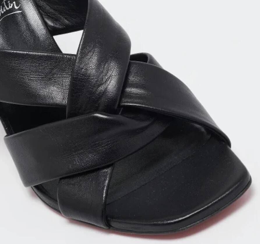 Christian Louboutin Pre-owned Leather sandals Black Dames