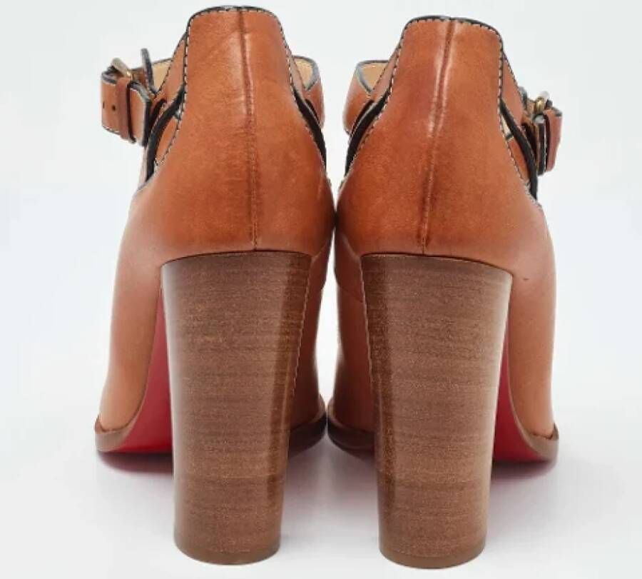 Christian Louboutin Pre-owned Leather sandals Brown Dames