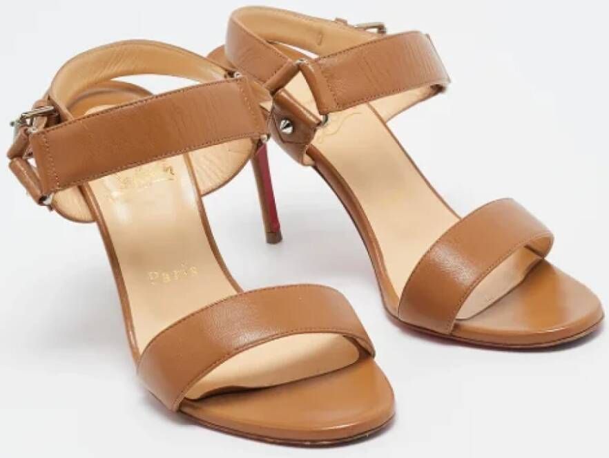 Christian Louboutin Pre-owned Leather sandals Brown Dames