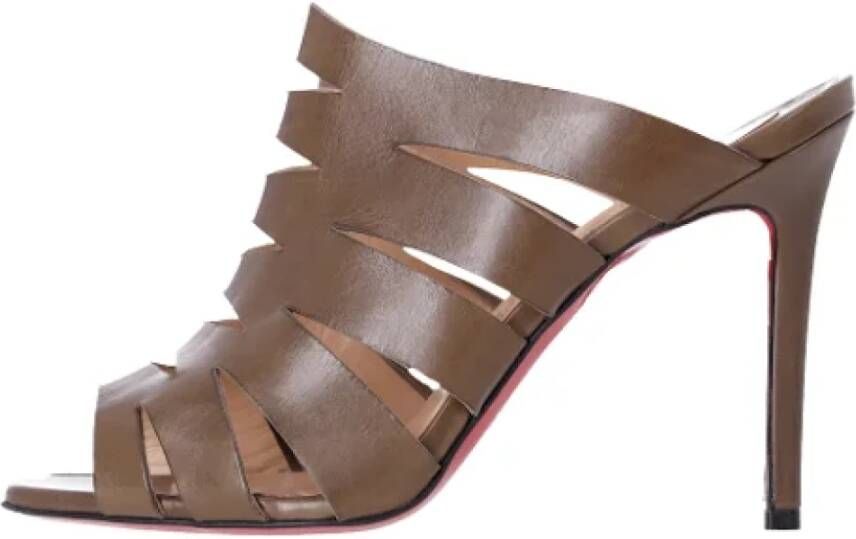 Christian Louboutin Pre-owned Leather sandals Brown Dames