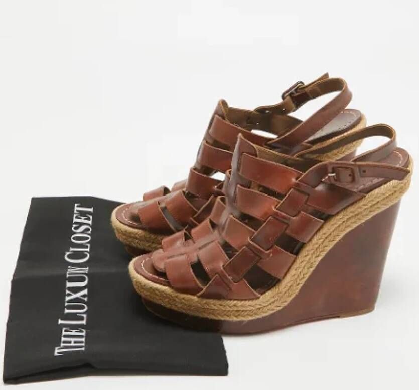 Christian Louboutin Pre-owned Leather sandals Brown Dames