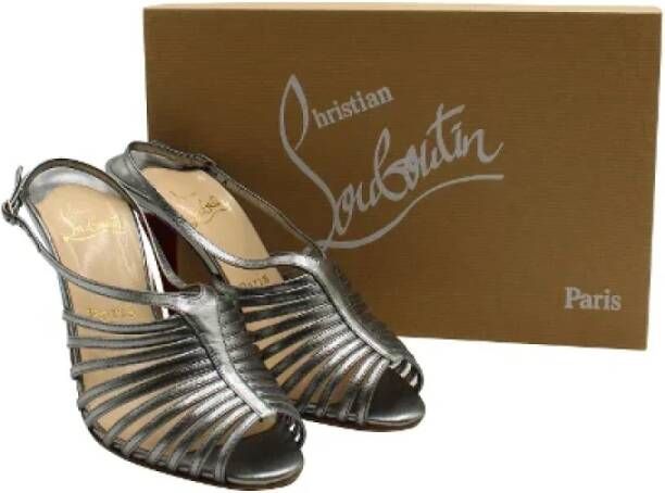 Christian Louboutin Pre-owned Leather sandals Gray Dames