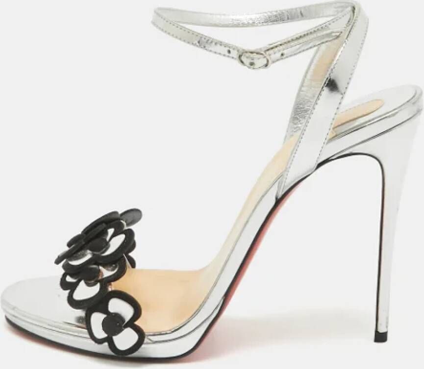 Christian Louboutin Pre-owned Leather sandals Gray Dames