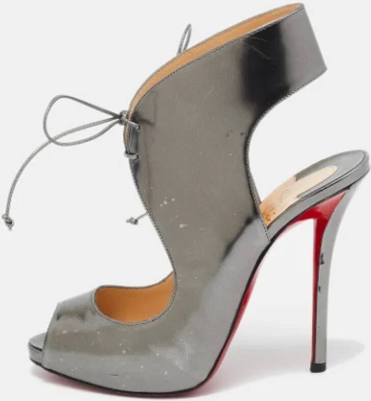 Christian Louboutin Pre-owned Leather sandals Gray Dames