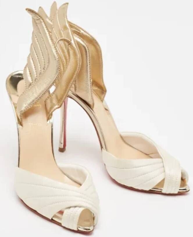 Christian Louboutin Pre-owned Leather sandals Yellow Dames