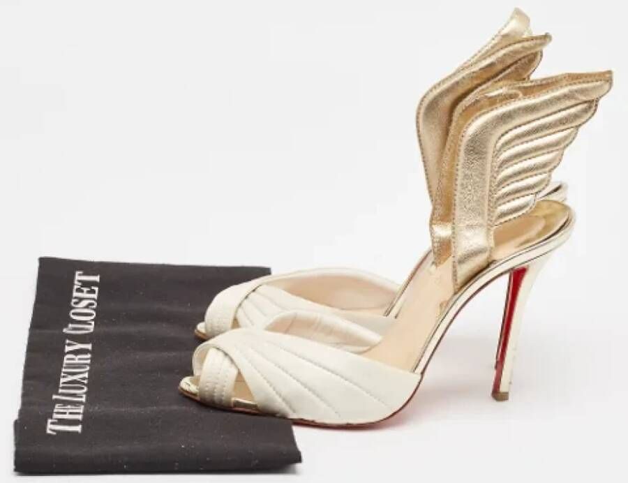 Christian Louboutin Pre-owned Leather sandals Yellow Dames