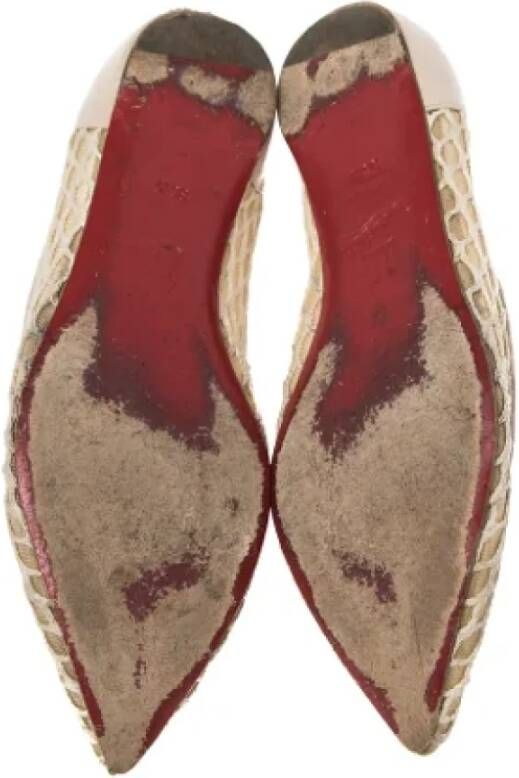 Christian Louboutin Pre-owned Mesh flats Beige Dames